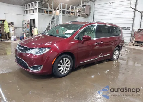 2019 Chrysler Pacifica Touring L z USA, uszkodzony, nr VIN 2C4RC1BG7KR666098